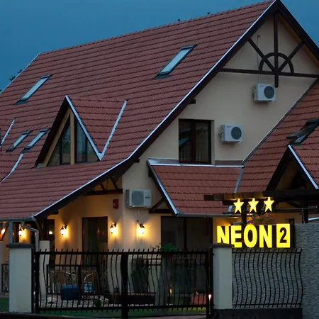 Neon2 - Vendeghaz
