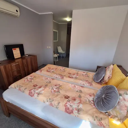 Bed & Breakfast Neon2 - Vendeghaz