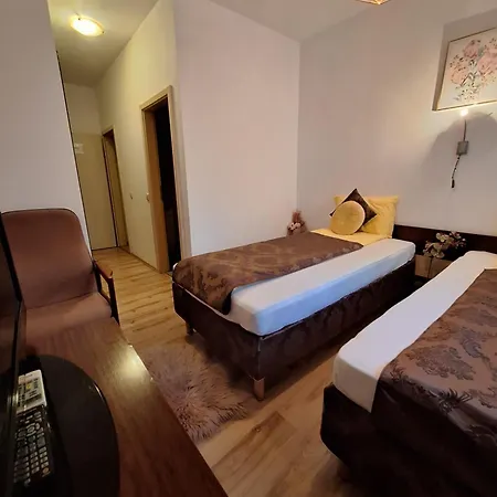 Neon2 - Vendeghaz Bed & Breakfast 3*