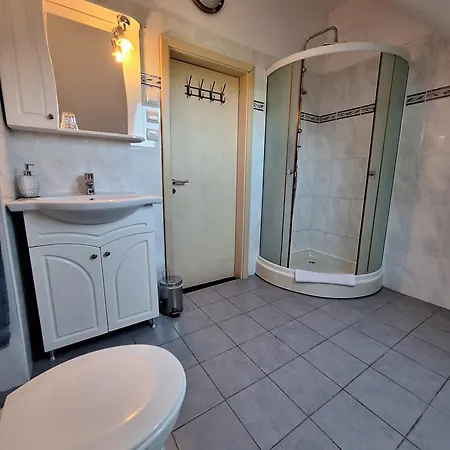 Bed & Breakfast Neon2 - Vendeghaz 3*