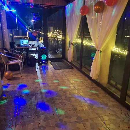 Neon2 - Vendeghaz 3* Orosháza