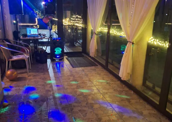 Neon2 - Vendeghaz 3* Orosháza